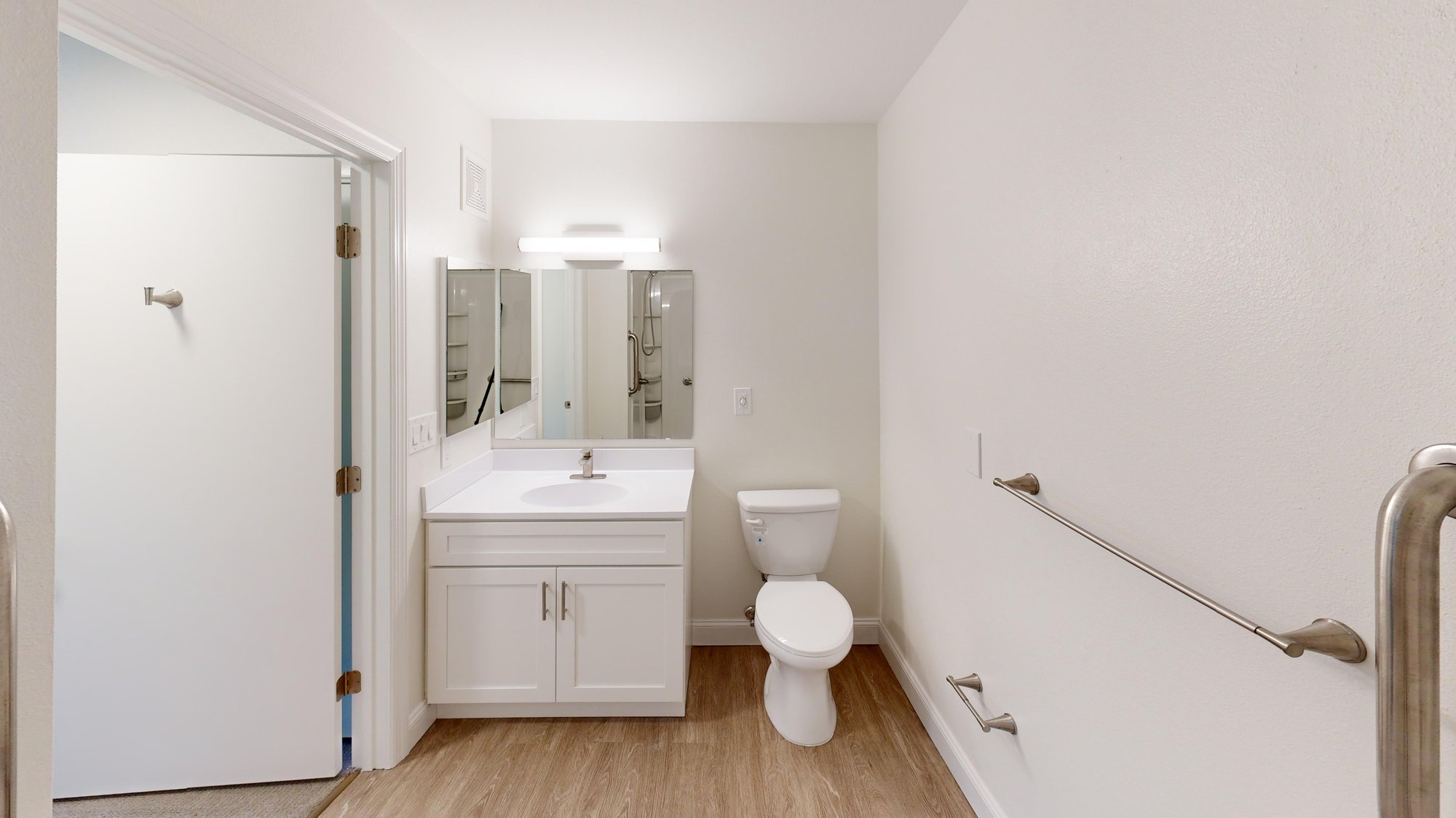 Bethel-Park-IL-1-bed-549-sqft-Bathroom